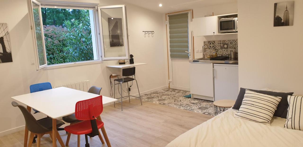 Adorable Studio 25M² Tres Calme Avec Parking มาร์กเซย ภายนอก รูปภาพ